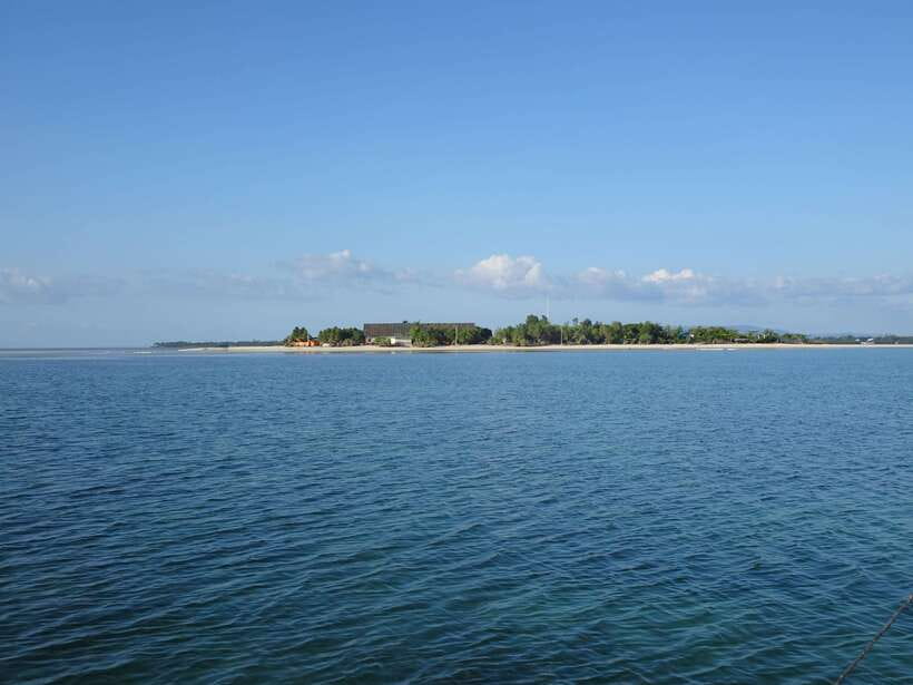 Bohol Balicasag Is Private Tour and Dolphin Watching - A generous lunch on the island