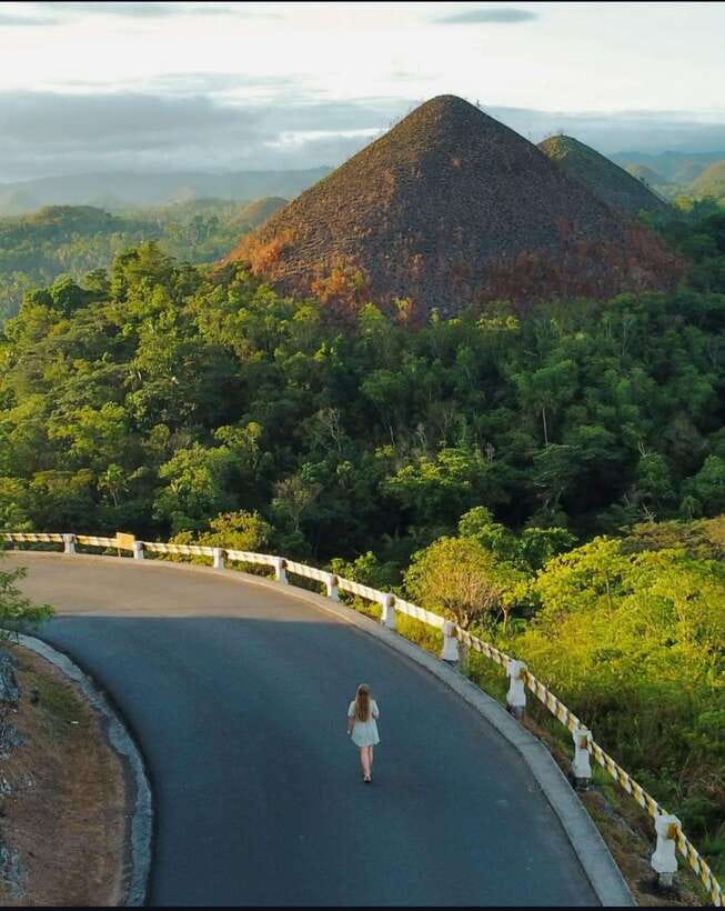 Bohol: Budget Chocolate Hills & Tarsiers -Backpacker Special - One full hour at the Chocolate Hills