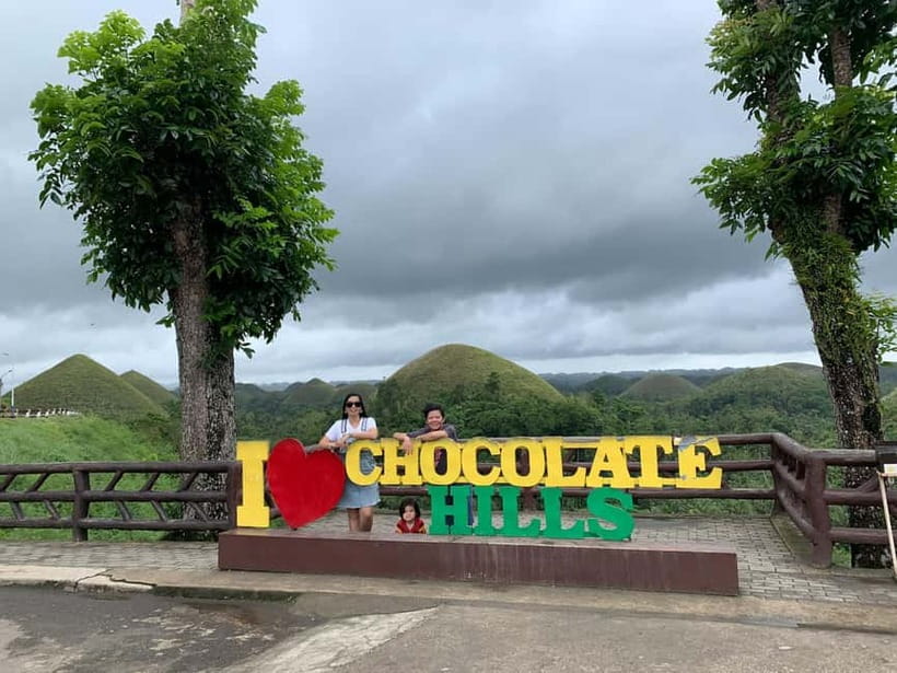 Bohol: Chocolate Hills, Tarsier, and Loboc River Tour - A full day built around Bohol’s famous trio