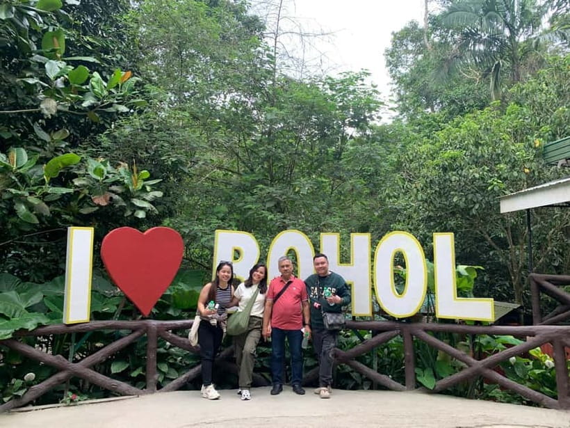 Bohol: Chocolate Hills, Tarsier, and Loboc River Tour - Meeting Bohol’s tiny tarsiers
