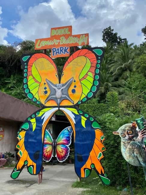 BOHOL: Chocolate Hills, Tarsiers and Loboc River Day Tour - Blood Compact Shrine and Bohol’s story