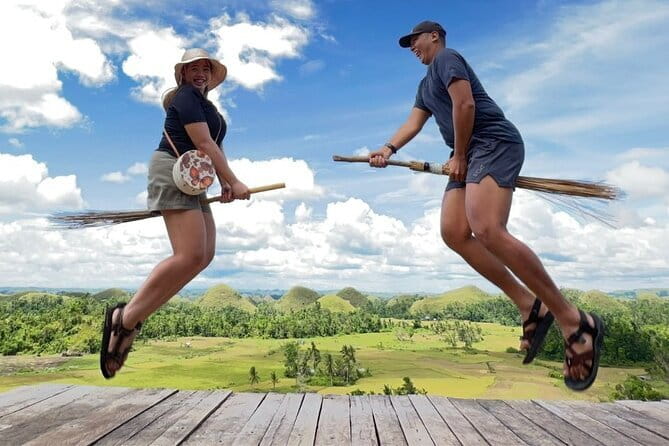 Bohol Chocolate Hills, Tarsiers & Loboc River Shared Tour - Meeting Bohol’s tarsiers