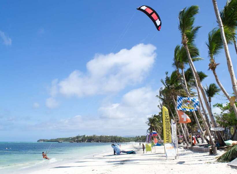 Boracay: Flying Donut Water Tubing Experience - Reaching the floating watersports station