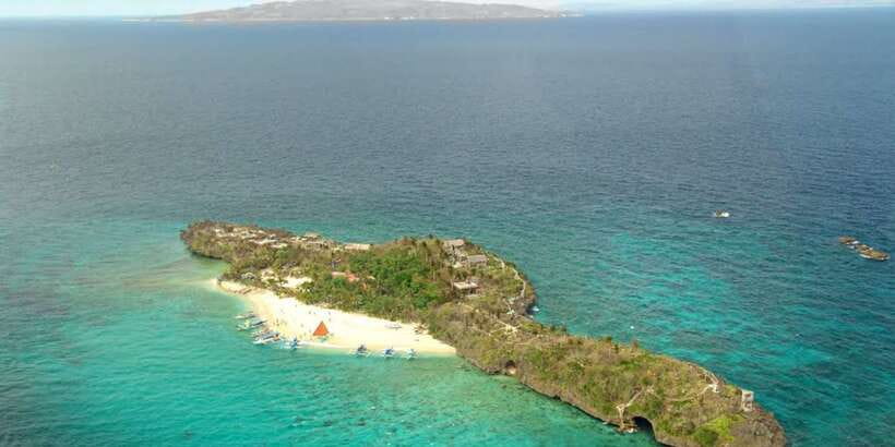 Boracay: Helicopter Tour - The 20-minute VIP Tour reaches Carabao and Crocodile Island