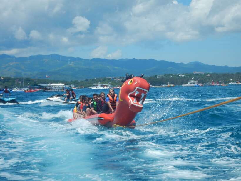 Boracay: Inflatable Banana or Dragon Boat Ride - How to prepare for a wet ride