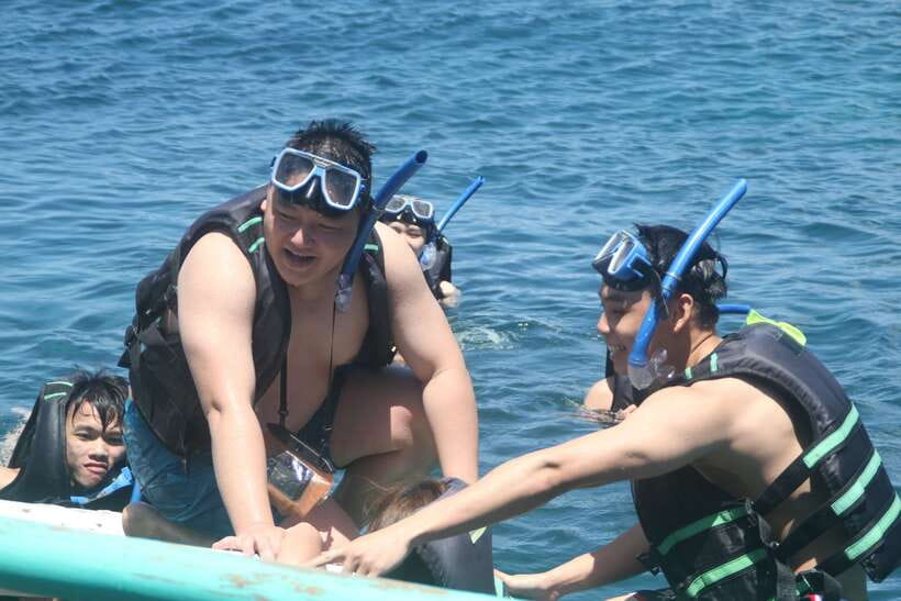 Boracay: Island and Beach-Hopping Boat Tour with Snorkeling - Coral Garden and Crocodile Island snorkeling