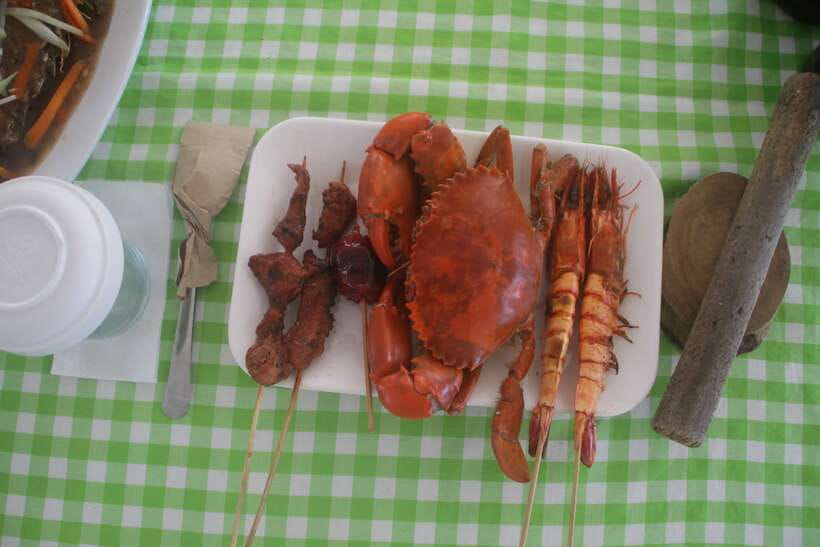 Boracay: Island and Beach-Hopping Boat Tour with Snorkeling - What the $20 price really covers