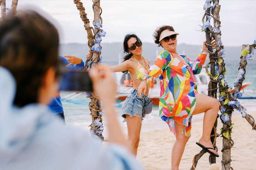 Boracay: Island Boat Tour with Crystal Cove Entry - How the boat day feels in practice