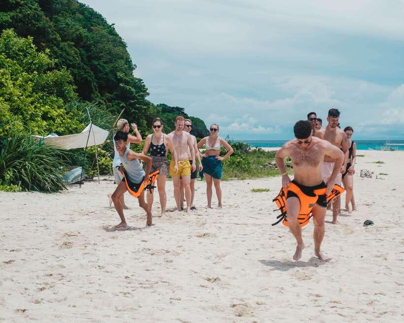 Boracay: Island Hopping & Cliff Jumping by Haqqy Life - A four-hour outing built around three kinds of fun