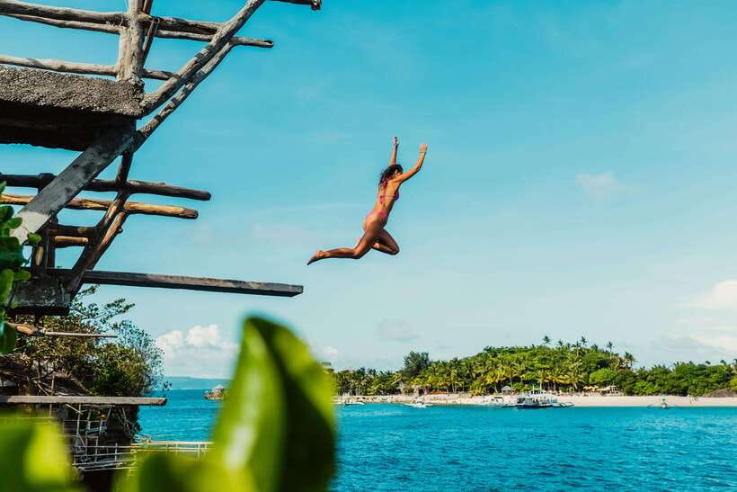 Boracay: Island Hopping & Cliff Jumping by Haqqy Life - Starting at Frendz Resort and Hostel Boracay