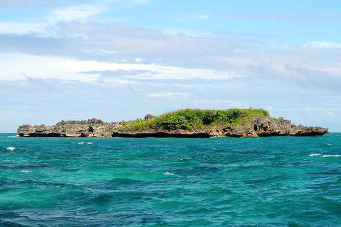 Boracay Island Hopping + Hot Kawa + Parasailing + Helmet Diving - Lunch and the hot kawa bath at Tabon Beach