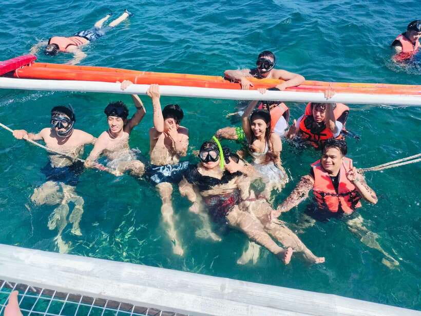 Boracay: Island Hopping with Snorkeling and Crystal Cove - Lunch with a view of the islands