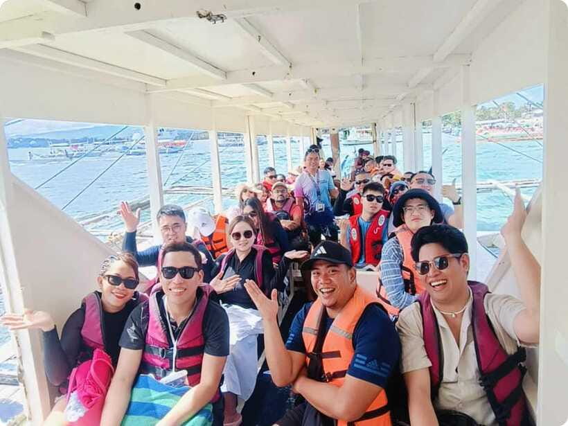 Boracay: Parasailing, Island Hopping, ATV Ride and Kawa Bath - From speedboat to tuk-tuk and the mainland