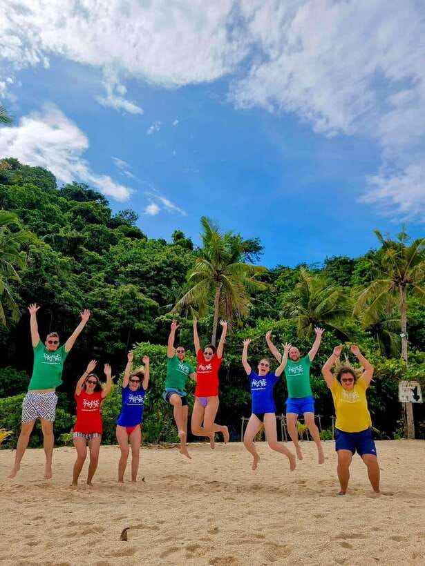Boracay: Private Island Hopping & Snorkeling Tour - Lunch at a local restaurant
