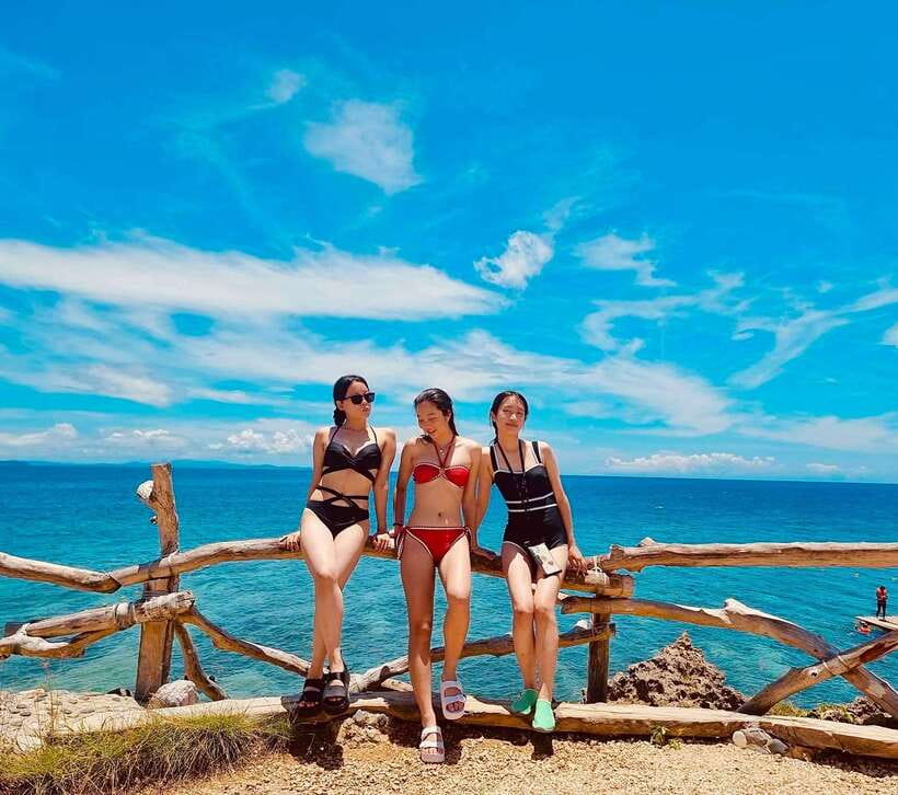 Boracay: Private Island Hopping & Snorkeling Tour - Crystal Cove costs extra but adds variety