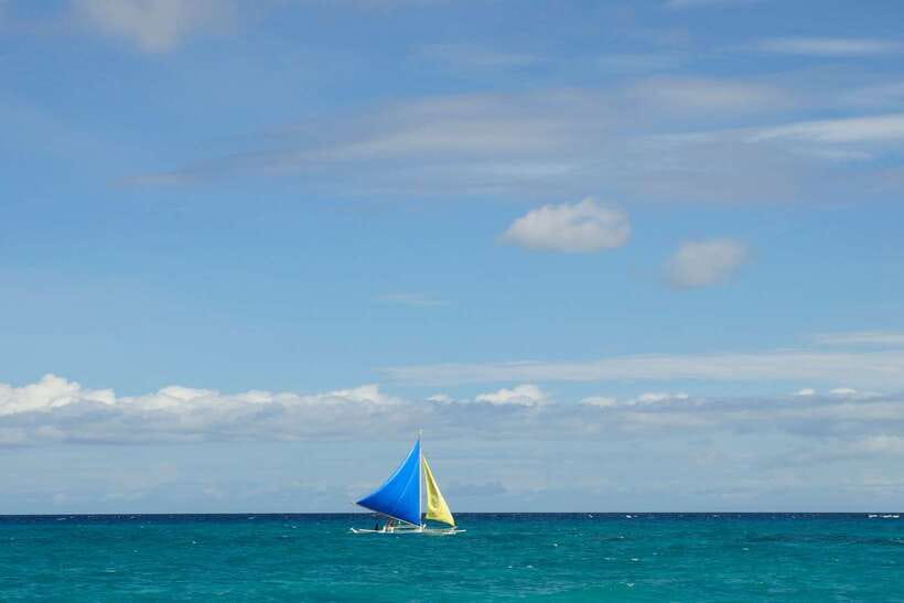 Boracay: Private Traditional Bamboo Boat Sailing Tour - What a Boracay paraw ride actually feels like