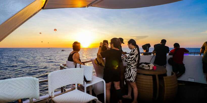 Boracay: Scenic Sunset Cruise with Live Music - Snorkeling for 30 minutes, with an extra local fee