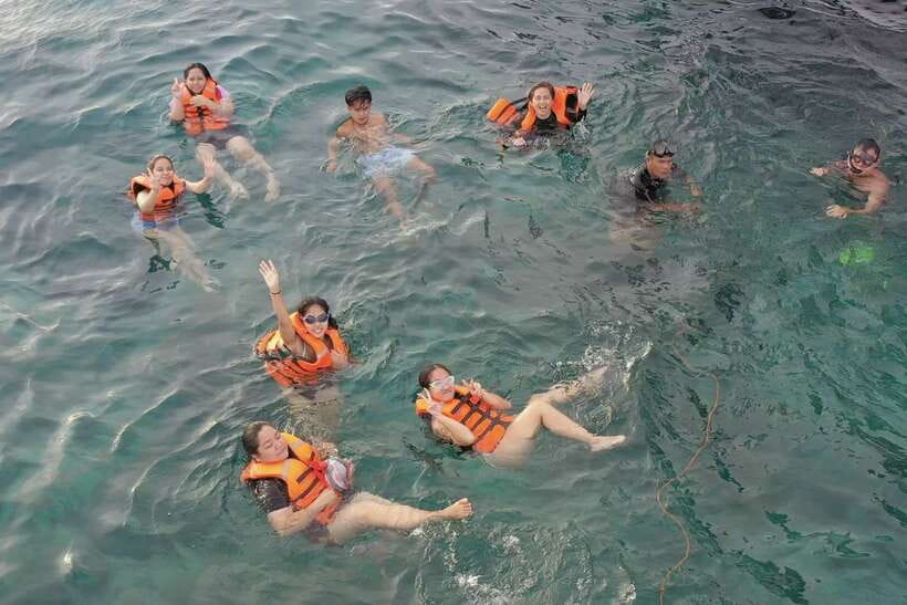 Boracay: Sunset Boat Party with Snacks - Snorkeling and time in the water
