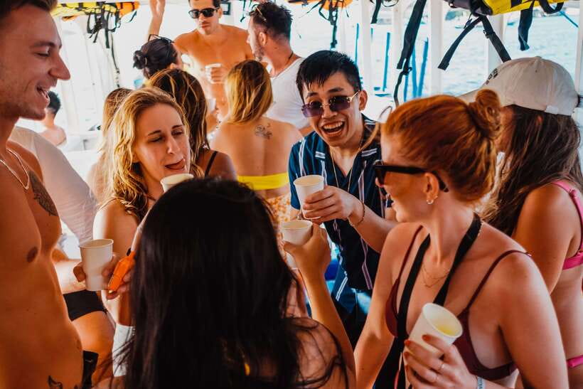 Boracay: Sunset Cruise Boat Party by Haqqy Life - Meeting at Frendz Resort near Balabag Elementary School