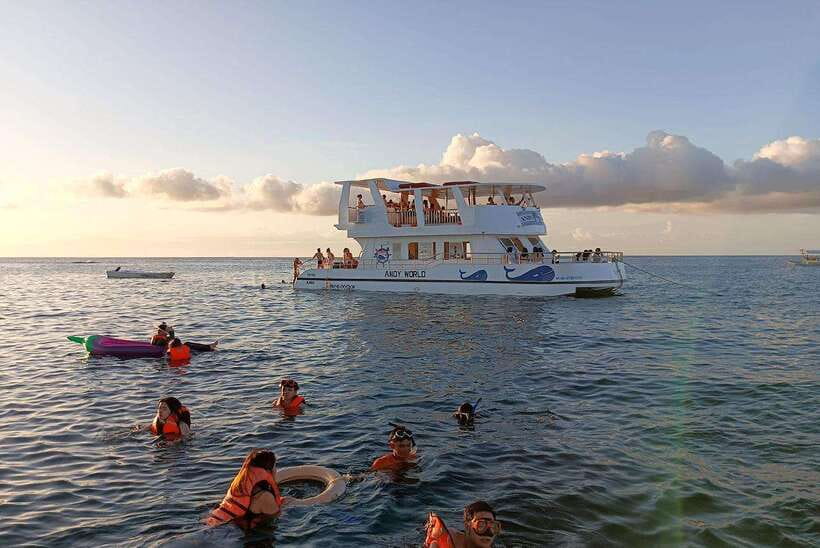 Boracay: Ultimate Party Cruise aboard the Andy World Yacht - What the two-hour cruise is really like