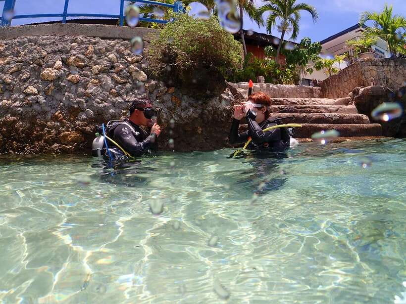 Cebu: Beach Scuba Diving Experience - What the 45-minute underwater session feels like