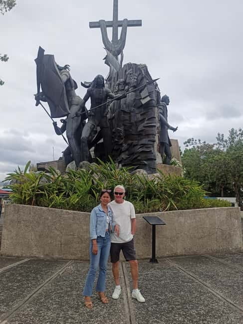Cebu City: City and Mountain Highlights Tour - Colon Street and the Yap-Sandiego house add local character