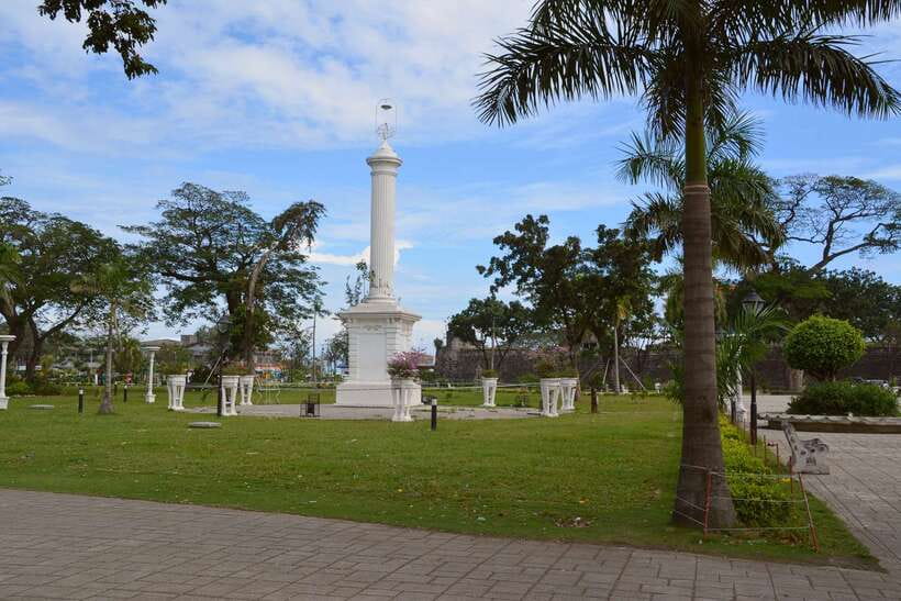 Cebu City: Half-Day Tour with Shopping - Santo Niño Church and Cebu’s Catholic center