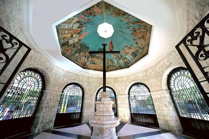 Cebu: Exploring Cebu City's rich history and Uphill Tour - Magellan’s Cross and Santo Niño Basilica