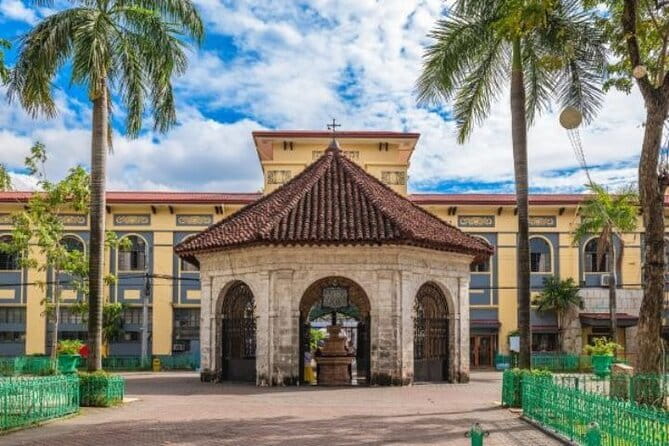 Cebu Group Tour: Best Cebu City Tour - Sirao Pictorial Garden, a colorful opening in the hills