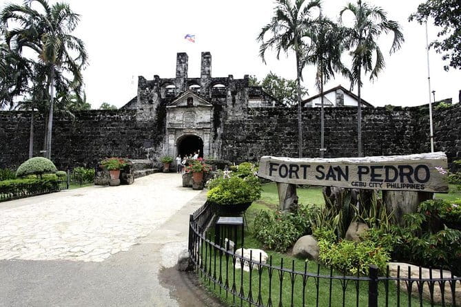 Cebu Group Tour: Best Cebu City Tour - Magellan’s Cross and the first Christian chapter
