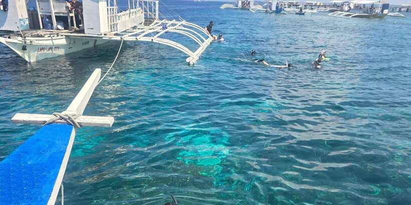 Cebu Island Hopping with Lunch - The guides and crew make the day work
