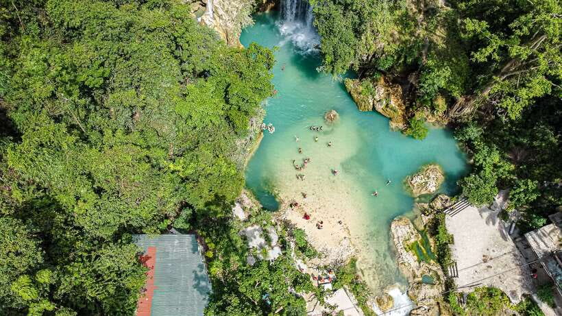 Cebu: Kawasan Canyoning, Moalboal Snorkeling, & Turtles Tour - Guides, safety, and the small-group advantage