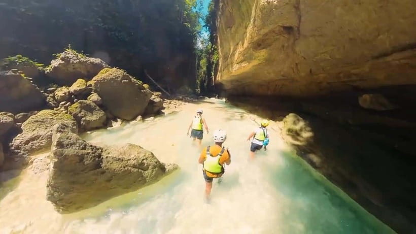 Cebu: Kawasan Falls Canyoneering Tour with Ziplining & Lunch - Who should book this experience