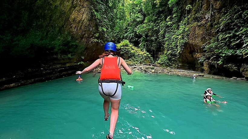 Cebu: Moalboal Sardine Run & Kawasan Falls Canyoneering - Reaching Kawasan Falls by water and rock