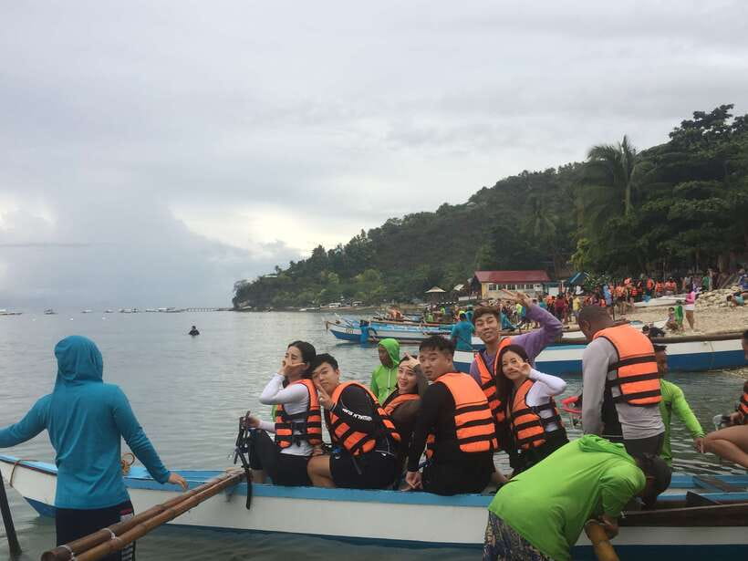 Cebu: Oslob Whale Shark Swimming - The small boat and 30-minute swim