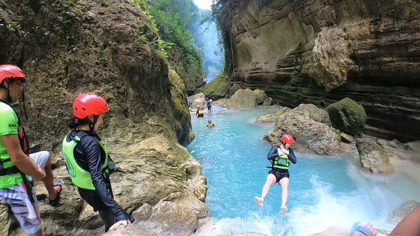Cebu: Pescador Island, Sardines run and Kawasan Canyoneering - What to bring for the Moalboal water stops