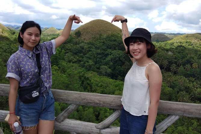 Chocolate hills tour with Tarsier & Loboc river Buffet Lunch (half-day tour) - A careful visit with Bohol’s tiny tarsiers