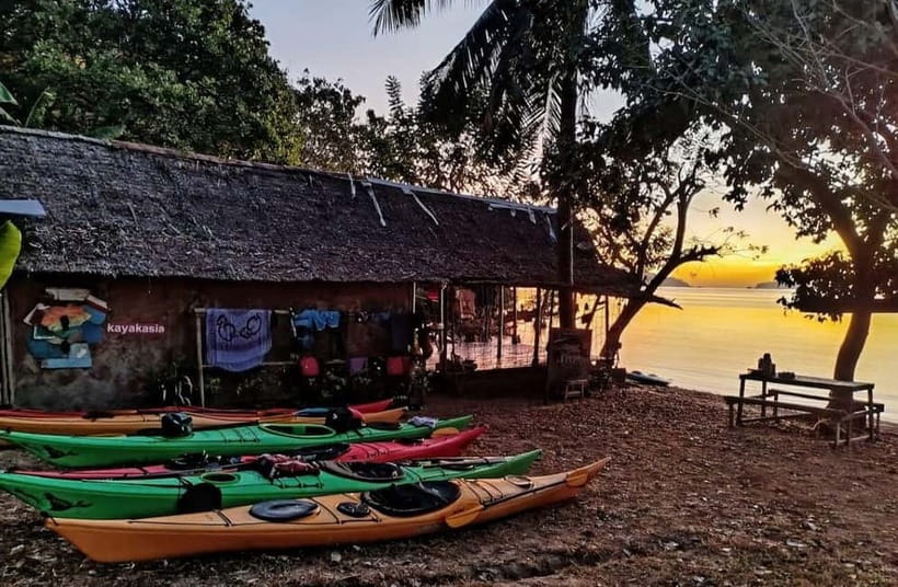 Coron: Coron Island Sunset Kayaking trail - 4:15 PM on calm water between Coron and Coron Island
