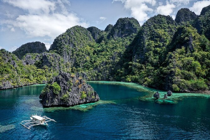 Coron Island Hopping Tour B with Skeleton Wreck & Barracuda Lake - Barracuda Lake and its sudden change in temperature