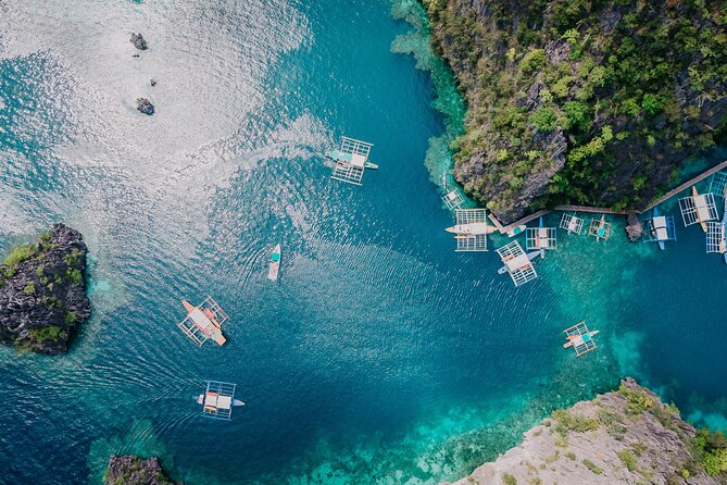 Coron Island Hopping Tour: via Private Speedboat - Lunch, equipment, and comfort on the boat