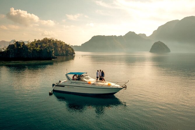 Coron Island Hopping Tour: via Private Yacht - A private yacht day around Coron