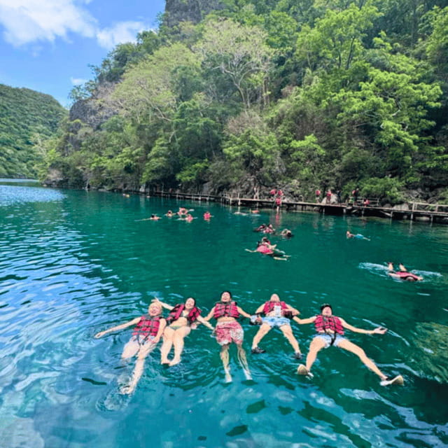 Coron Island Tour: 5 Top Attractions & Island Buffet Feast - Coral Garden and Queen Reef under the surface