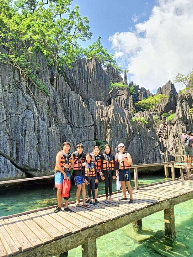 Coron: Island Tour B w/ Snorkeling & Lagoon Adventures - Barracuda Lake and its strange water layers