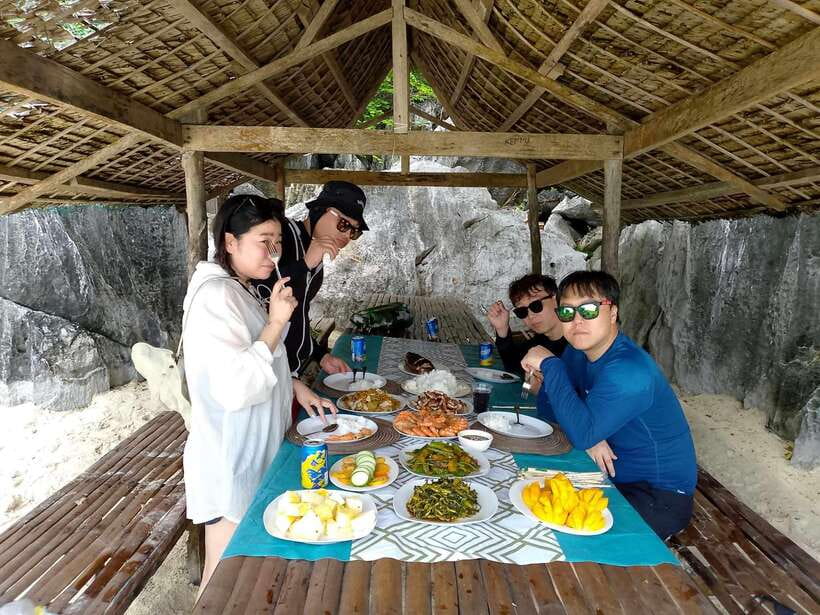 Coron/Palawan: Coron Super Ultimate Tour with Lunch - What the $44 price really covers