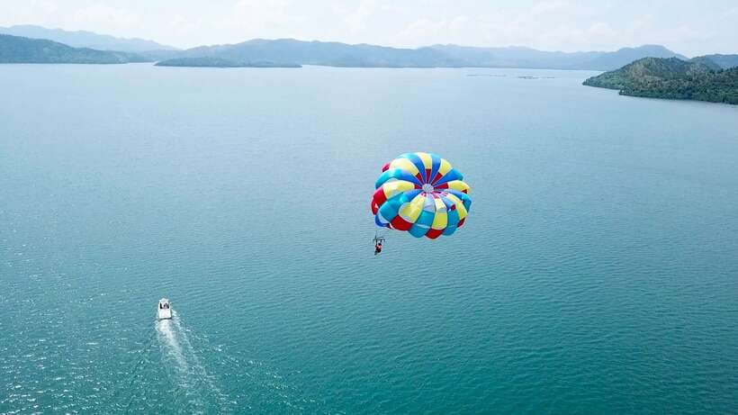 Coron: Parasailing Experience - What 15 minutes in the air feels like