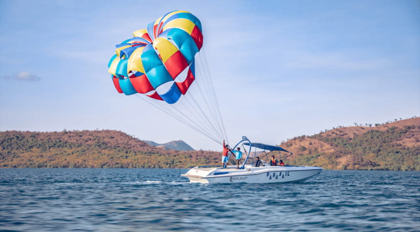 Coron: Parasailing Experience - How this compares with a typical Coron day out