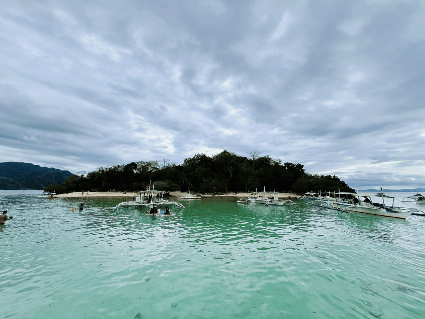 Coron: Private Boat Hire with Guided Tour and Lunch on Beach - Who will get the most from this tour?