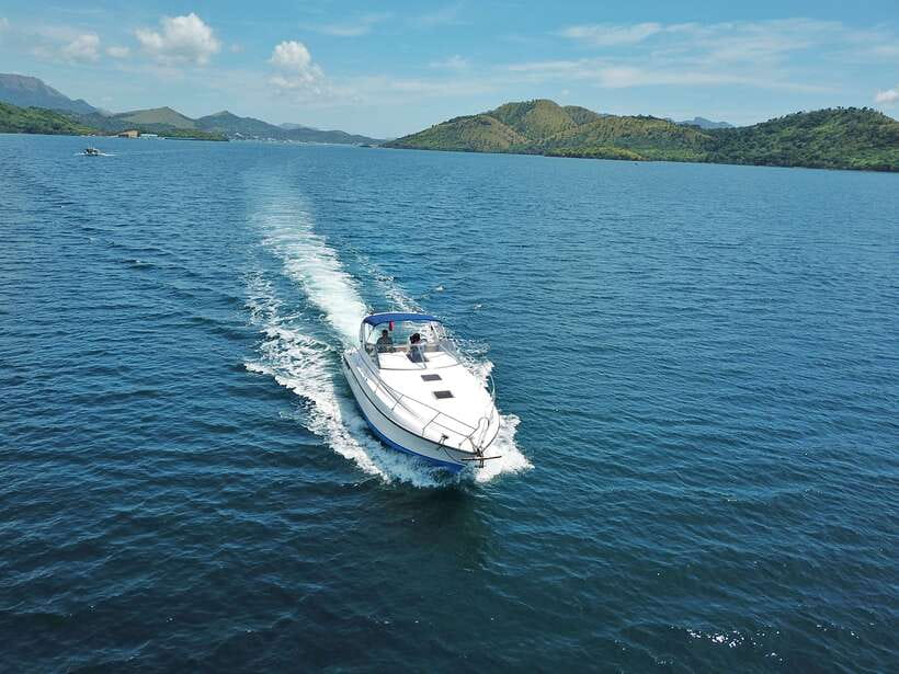 Coron: Private Island-Hopping Tour on a Yacht or Speedboat - Banol Beach and CYC Beach
