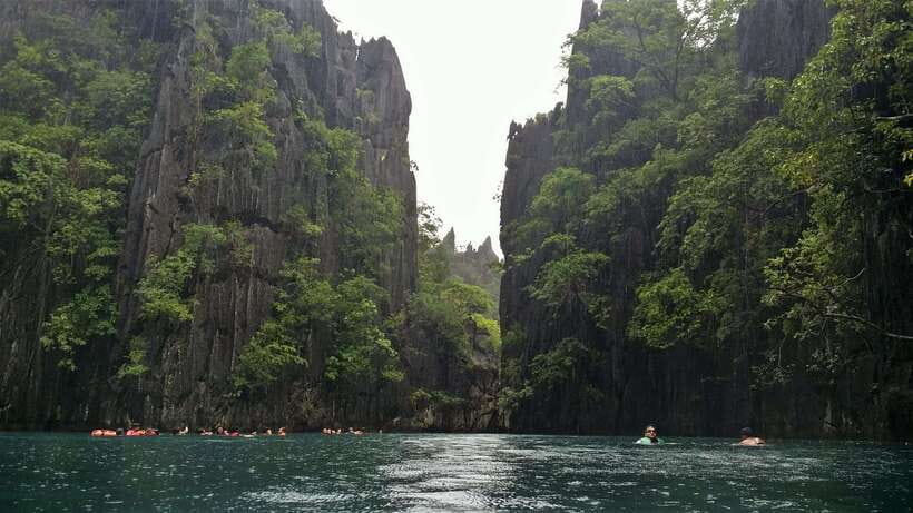 Coron Tour A: Kayangan Lake & Quin Reef Tour with Lunch - What the boat day feels like