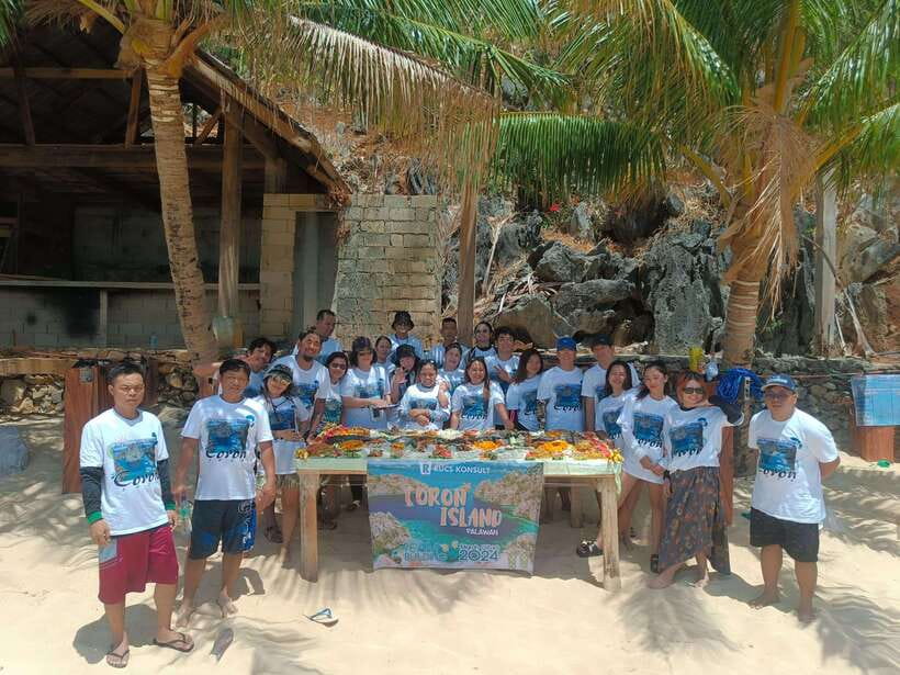 CORON TOUR - PRIVATE BOAT RENTAL with LUNCH (7 Destinations) - Twin Lagoon’s changing water